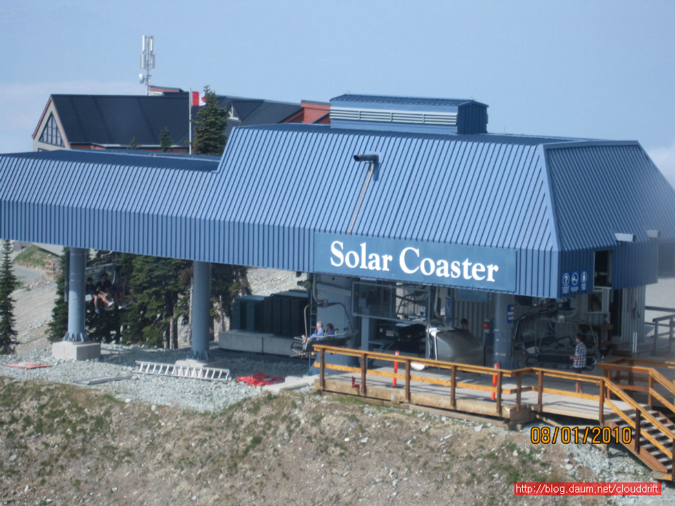 산 정상은 눈덮힌 겨울이요 산 아래는 여름인 '휘슬러'