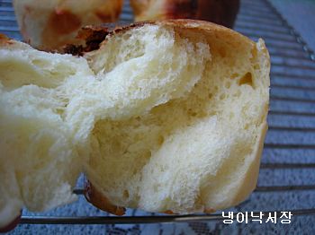 치즈가 쭈~욱 모짜렐라 치즈 빵