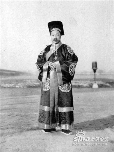 충언역이(忠言逆耳): 원세개는 왜 황제에 오르려고 했는가?