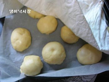 치즈가 쭈~욱 모짜렐라 치즈 빵