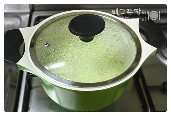 국물과 함께 떠서 드세요~~