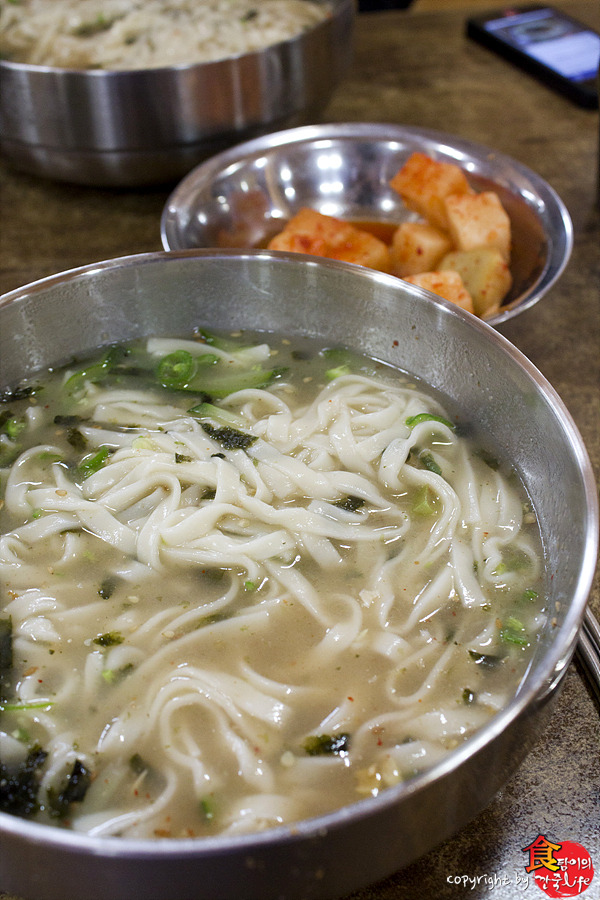 전통손칼국수 이미지