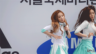 멤버들 때리는 지수.gif | 인스티즈