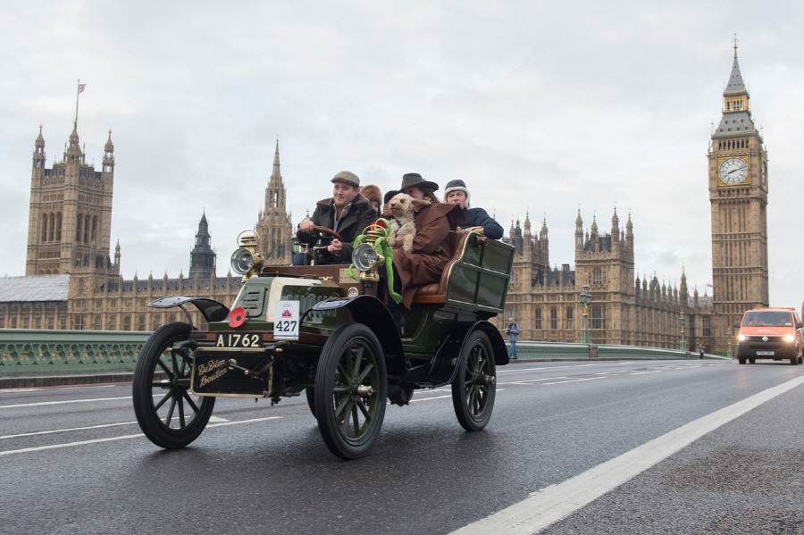 영국의 이색자동차 경주대회