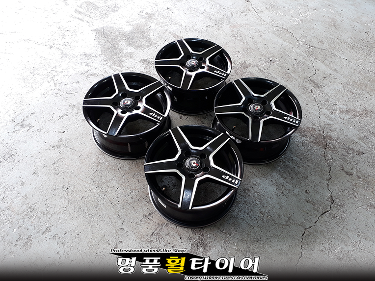전주명품휠타이어 마르셀로 드릴 15인치 블랙폴리쉬 중고 사제휠 15인치타이어 엔진오일전문 자동차휠