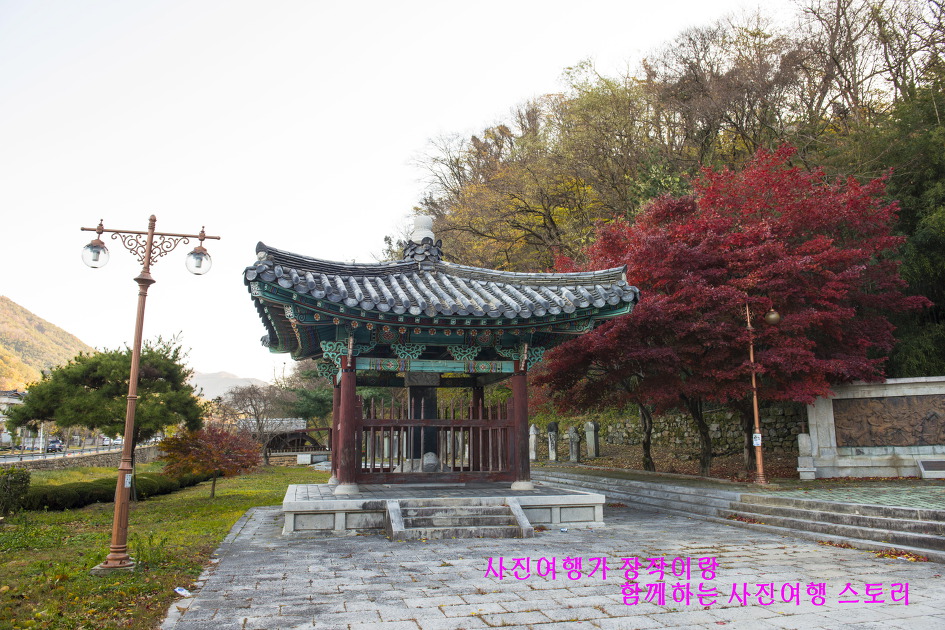 돌바위로 하나하나 엮어 만들어진 영산 만년교