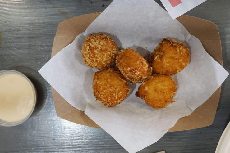 [미스터 가츠] 생각지도 않게 맛있는 돈가스 샌드위치. - 라디오코리아