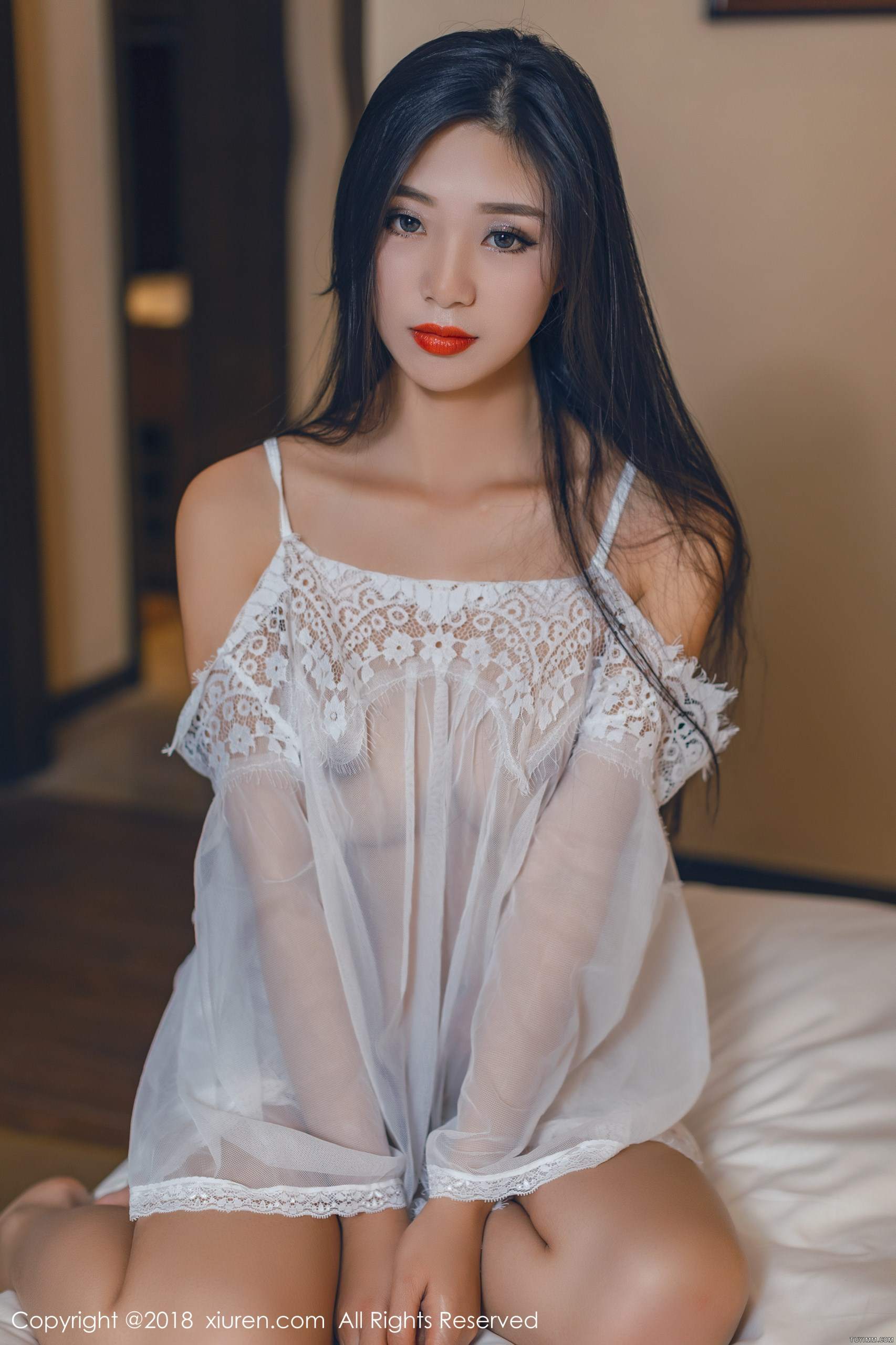 hot Chinese glamour in sexy lingerie